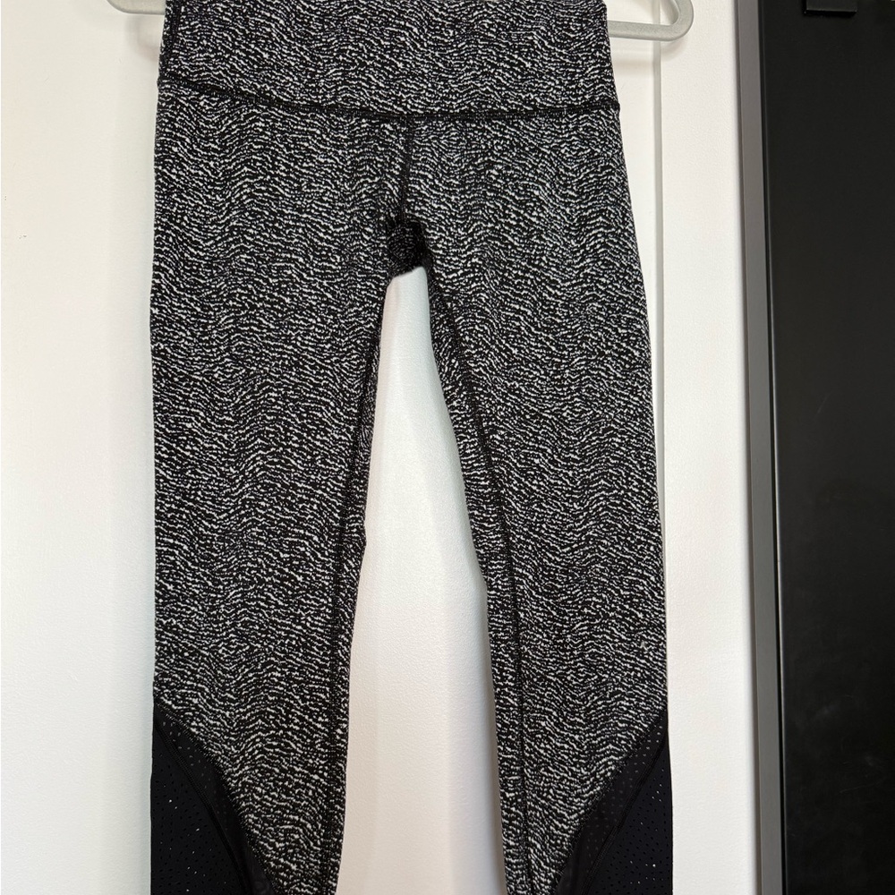 Lululemon Athletica Black and White Textured Leggings
